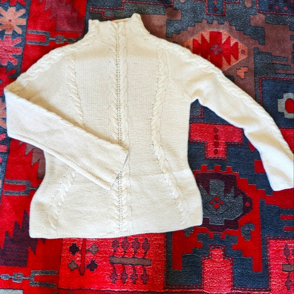 100% Cashmere Saks Fifth Avenue Cream Cowl Neck Sweater with Chunky Cable Knit